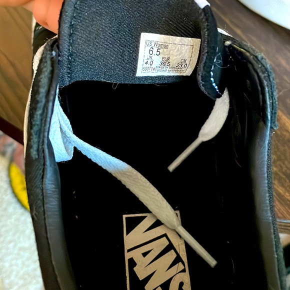 Vans sneakers size 6.5 - Picture 2 of 2